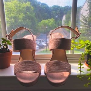 nude pink pumps. Size 8